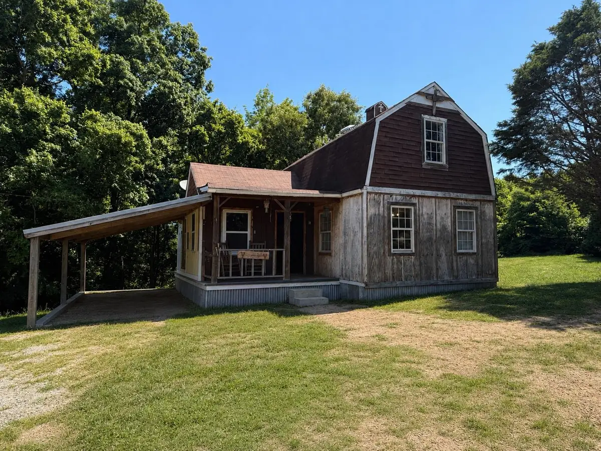 374 Stateline Rd, Loretto, TN 38469 - #1