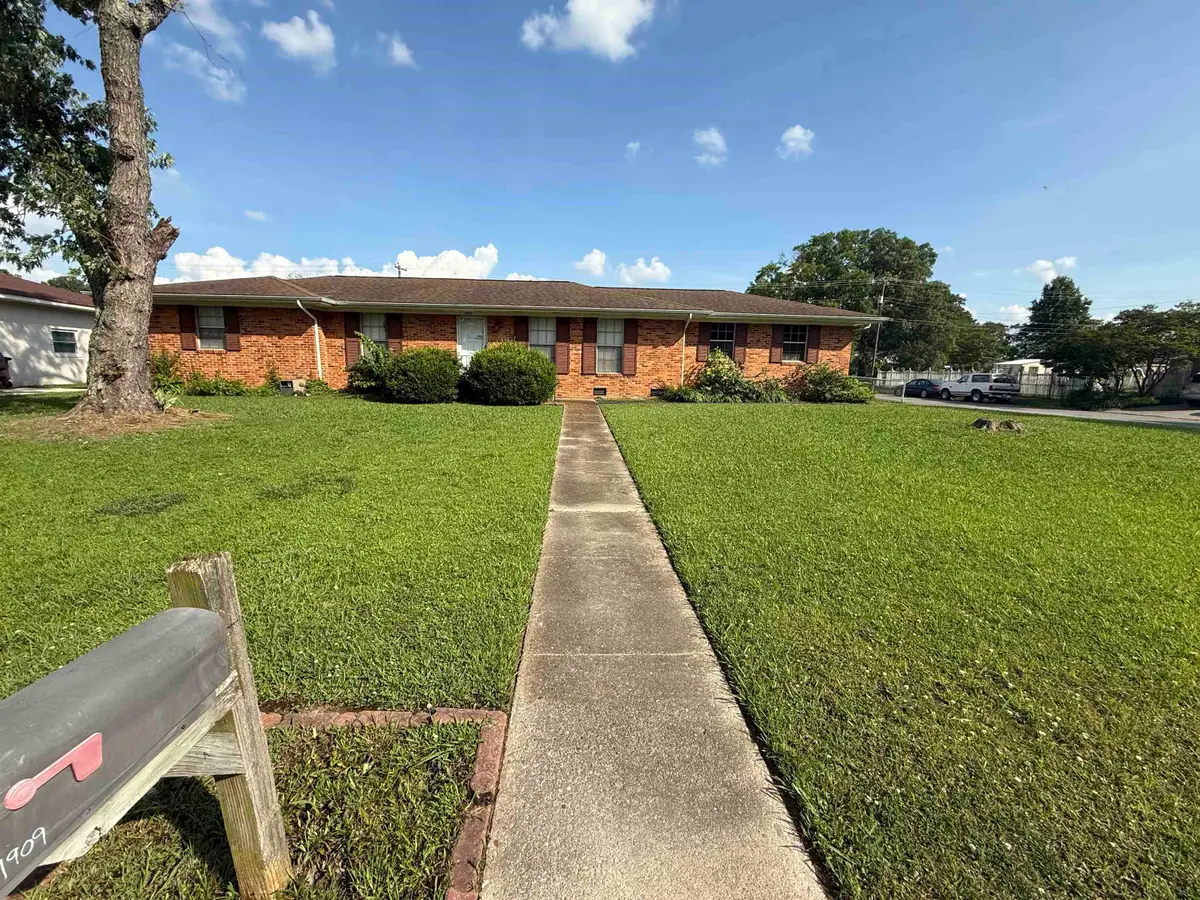 1909 Azalea Cir, Decatur, AL 35601 - #1