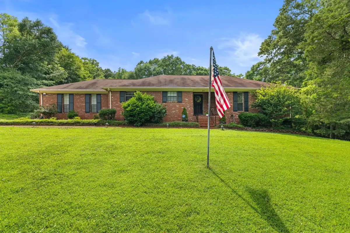 517 Springwood Dr, Florence, AL 35634 - #1