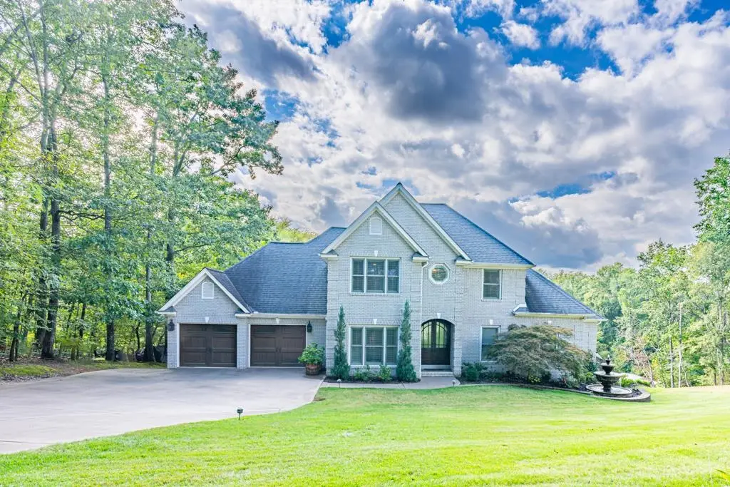 365 E Mill Stream Tl, Muscle Shoals, AL 35661 - #1