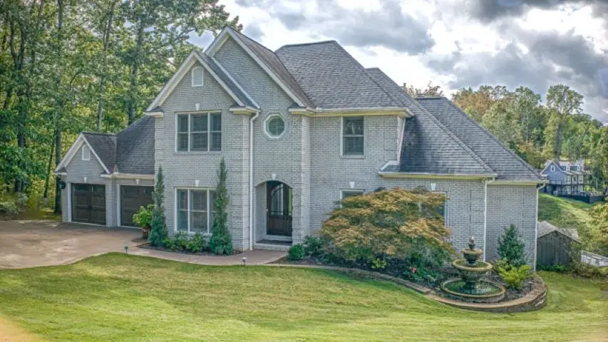 365 E Mill Stream Tl, Muscle Shoals, AL 35661 - #2