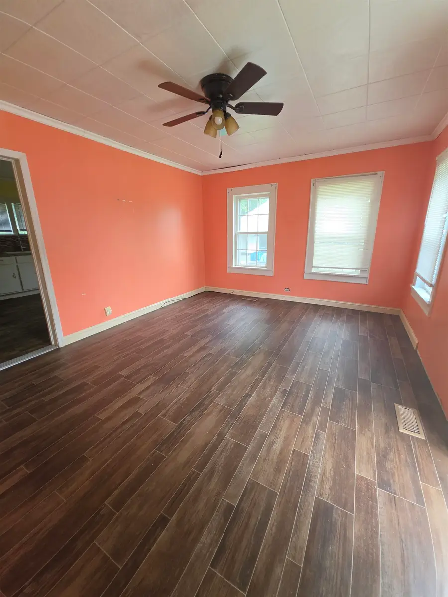 1327 Washington Ave, Russellville, AL 35653 - #2