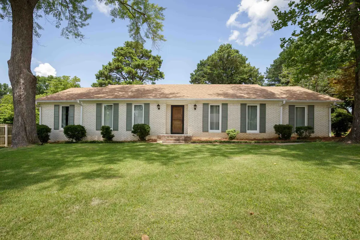 305 Nottingham Rd, Florence, AL 35633 - #1