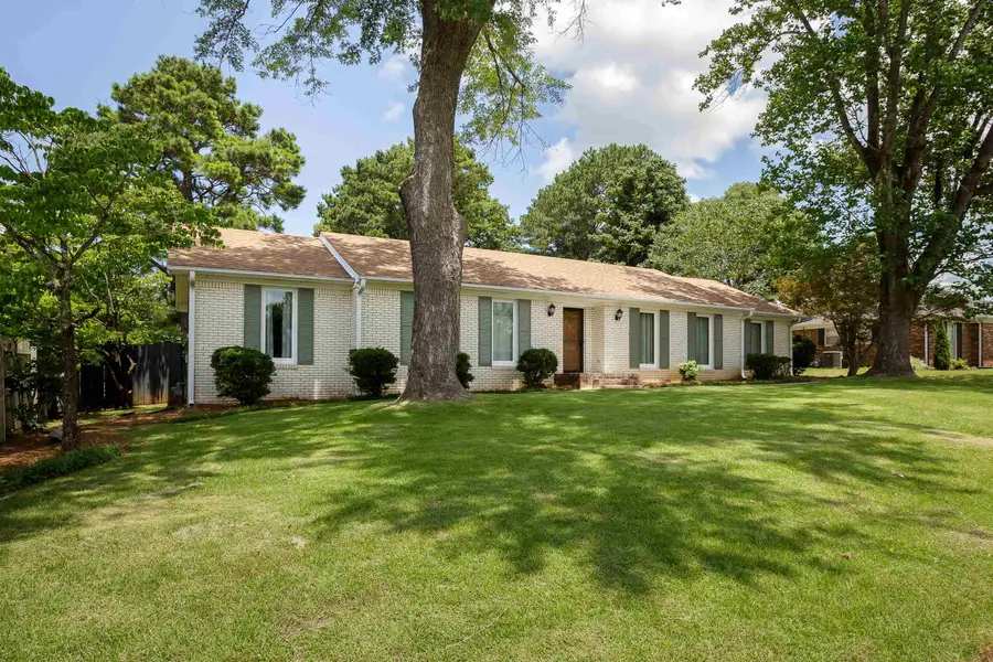 305 Nottingham Rd, Florence, AL 35633 - #2