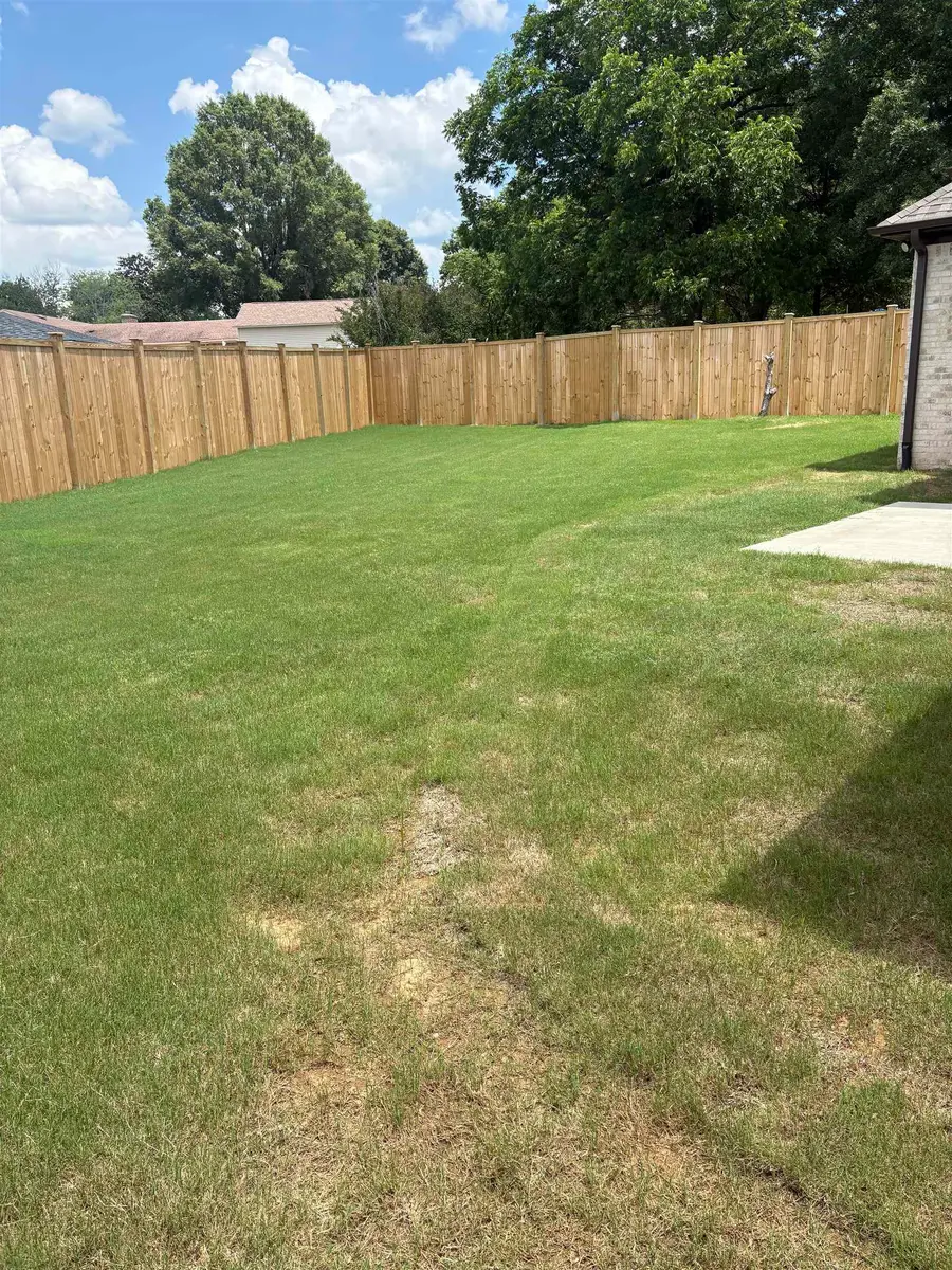 109 Lancaster Rd, Florence, AL 35633 - #3
