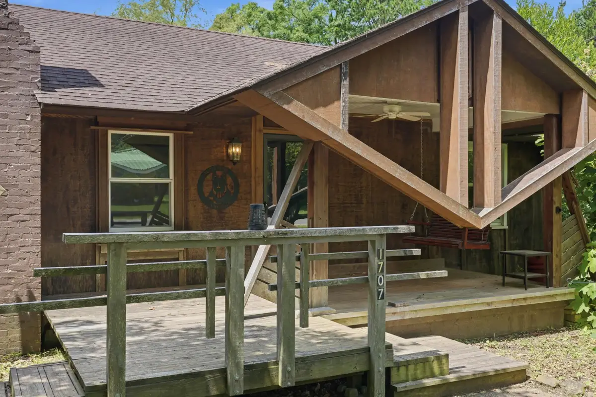 1707 E 32nd St, Sheffield, AL 35660 - #1