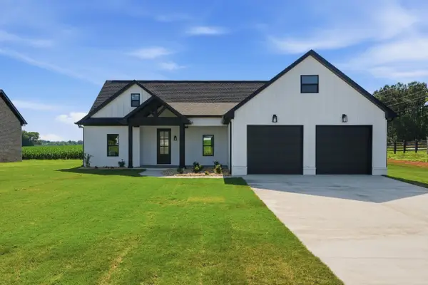100 Hummingbird Way, Killen, AL 35645