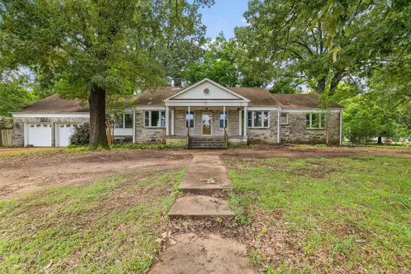 1211 E 31st St, Sheffield, AL 35660