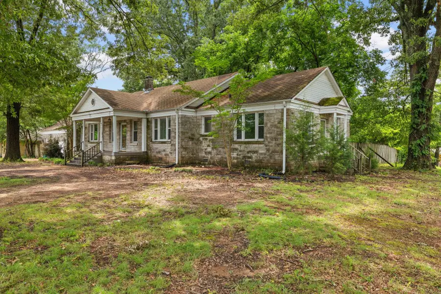 1211 E 31st St, Sheffield, AL 35660 - #2