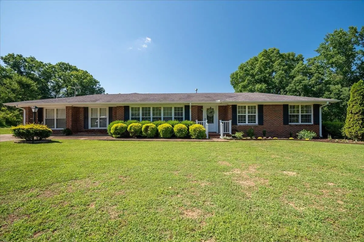 348 Mcgraw Cir, Anderson, AL 35610 - #1