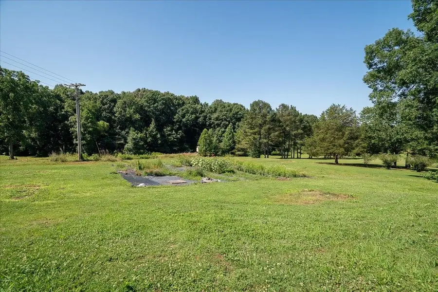 348 Mcgraw Cir, Anderson, AL 35610 - #3