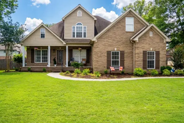 1704 Woodside Dr, Muscle Shoals, AL 35661