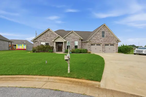 135 Mccallen Rd, Muscle Shoals, AL 35661