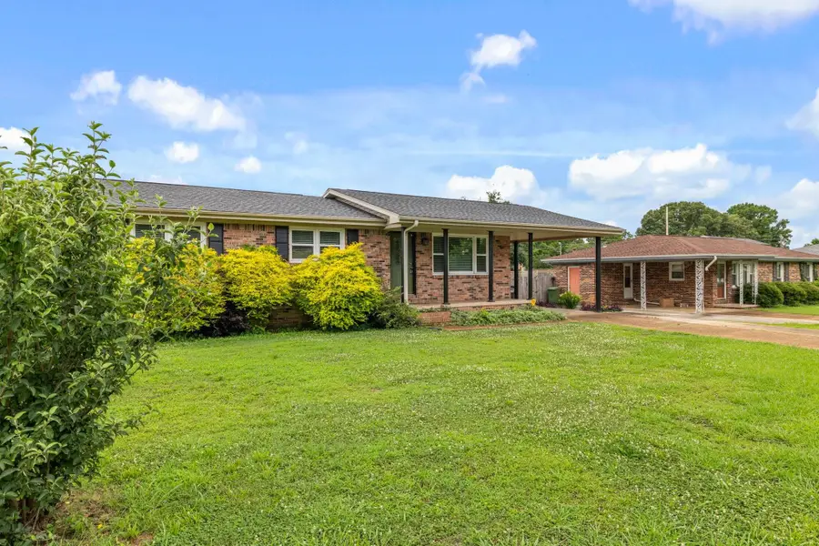 708 Elmhurst Ave, Muscle Shoals, AL 35674 - #2