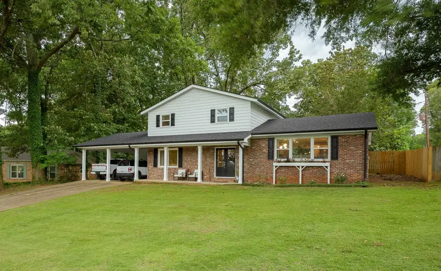 230 Robinhood Dr, Florence, AL 35633 - #2