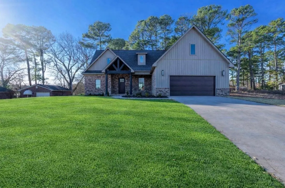 687 Oakview Cir, Killen, AL 35645 - #1