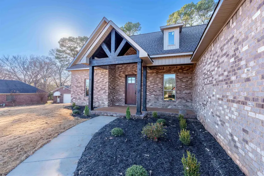 687 Oakview Cir, Killen, AL 35645 - #2