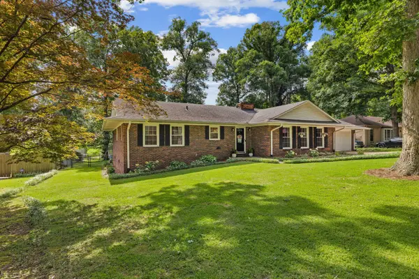 213 Shirley Dr, Florence, AL 35633