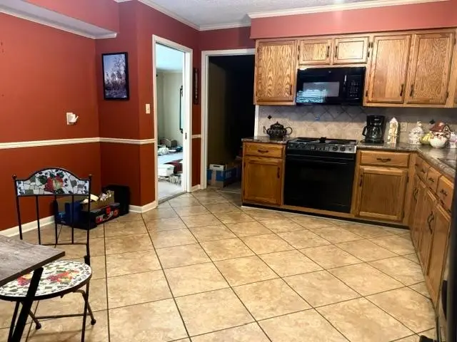 807 Tyler Ave, Muscle Shoals, AL 35661 - #3