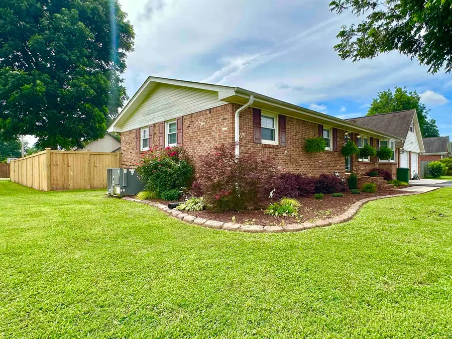 403 Union Ave, Muscle Shoals, AL 35661 - #2