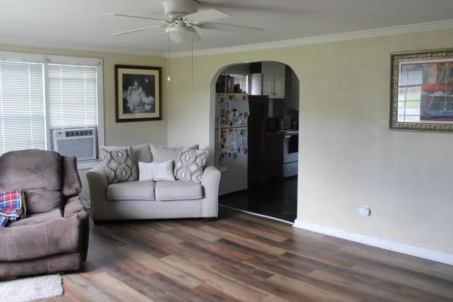 1201 E 3rd St, Tuscumbia, AL 35674 - #2