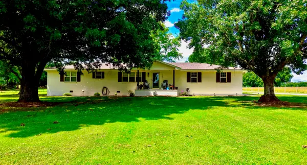 163 Matlock Ln, Muscle Shoals, AL 35661