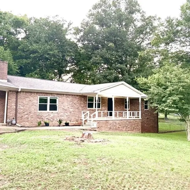 115 Crockett Cir, Florence, AL 35633 - #1
