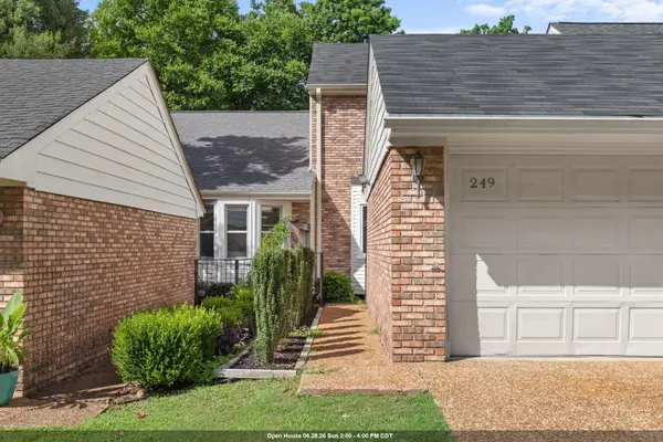 249 Woodcastle Dr, Florence, AL 35630