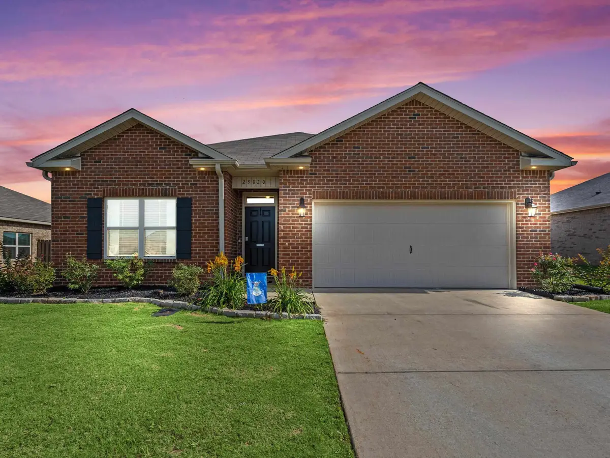 25020 Delilah Cir, Athens, AL 35613 - #1