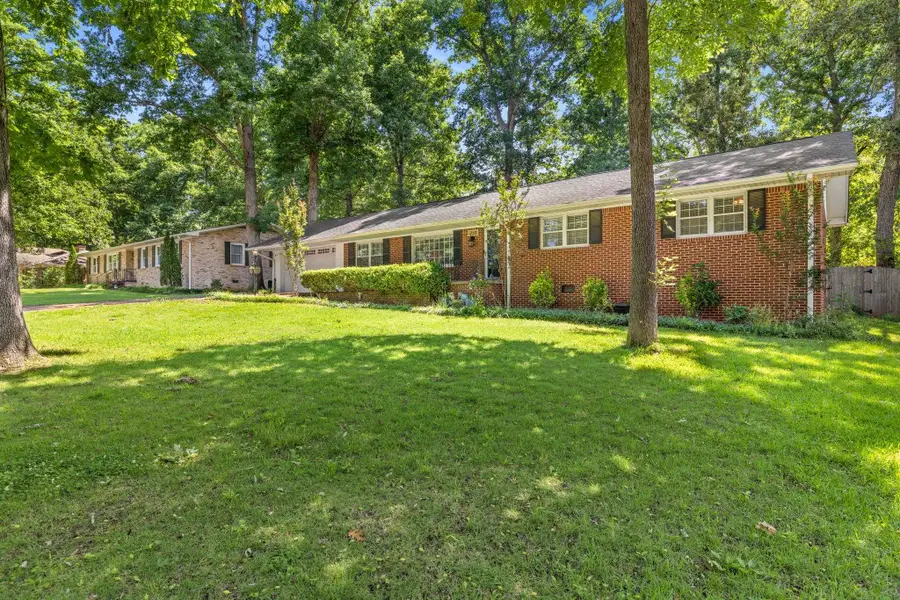 210 Shirley Dr, Florence, AL 35633 - #2