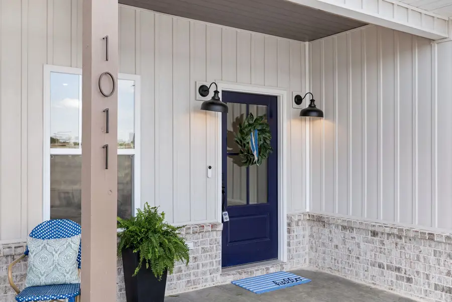 1011 7th St, Arab, AL 35016 - #2