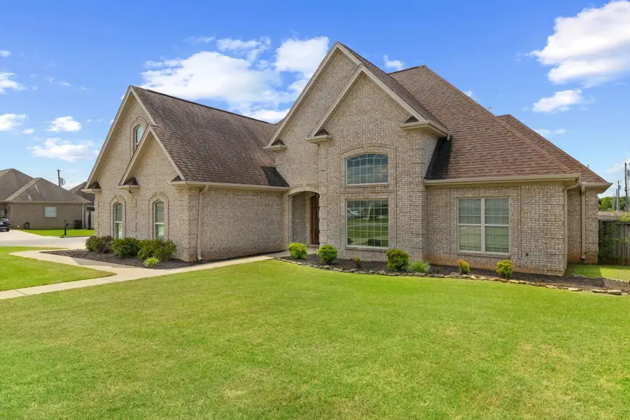 2502 Brown St, Muscle Shoals, AL 35661 - #2