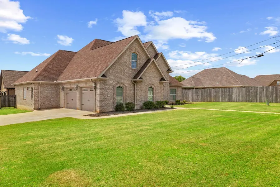 2502 Brown St, Muscle Shoals, AL 35661 - #3
