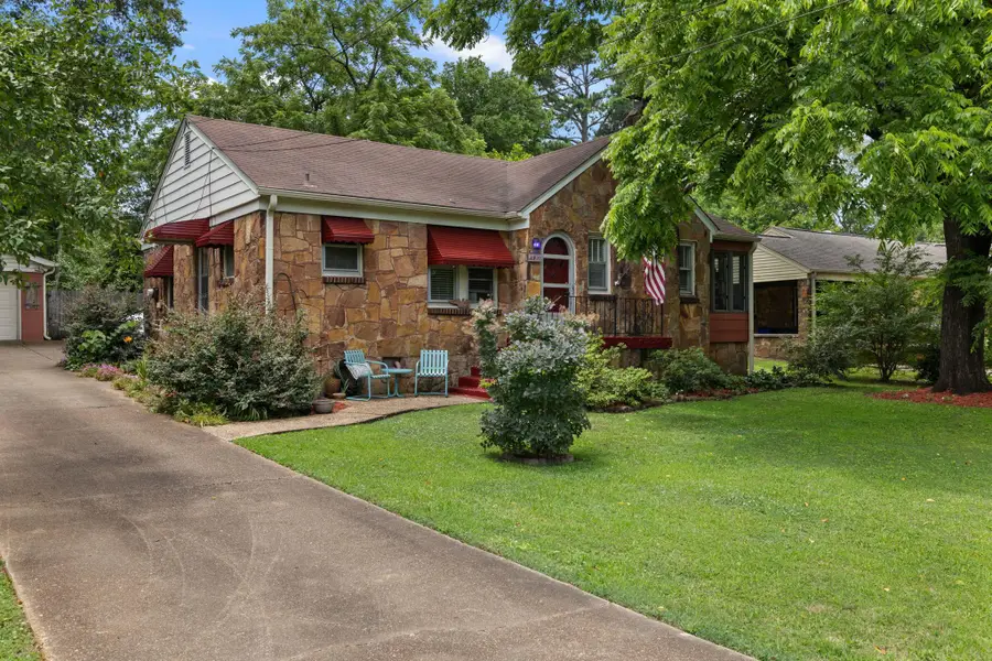 1911 N Wood Ave, Florence, AL 35630 - #2