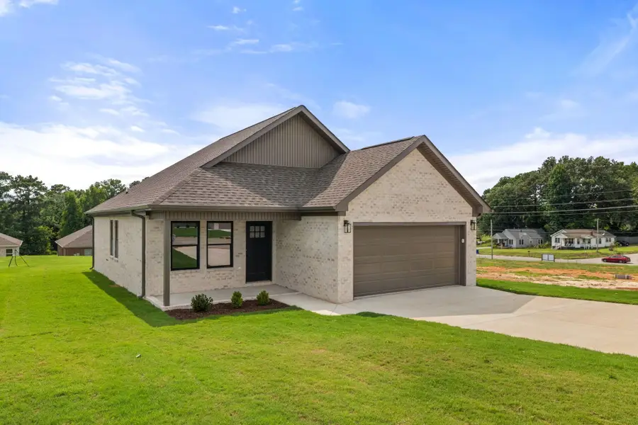 28 S Fulton St, Florence, AL 35630 - #2