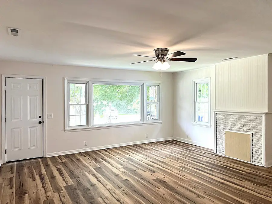 326 Barbour St, Florence, AL 35630 - #2