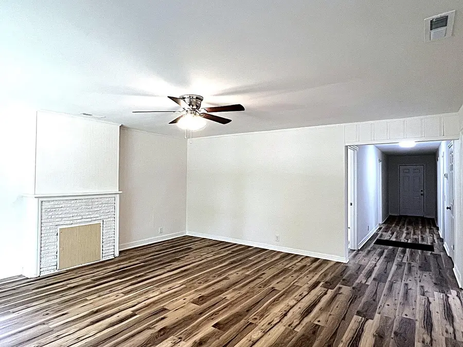 326 Barbour St, Florence, AL 35630 - #3