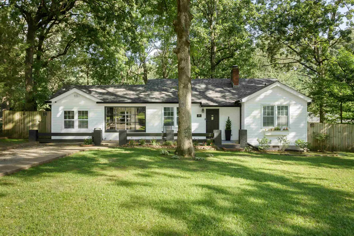129 W Duncan Ave, Florence, AL 35630 - #1