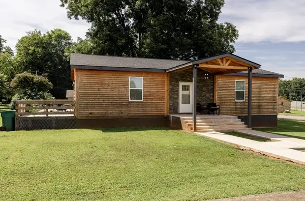 2502 E 13th Ave, Sheffield, AL 35660