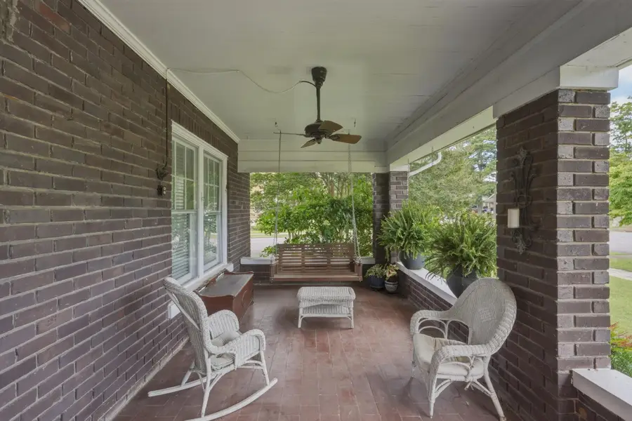 709 N Montgomery Ave, Sheffield, AL 35660 - #2