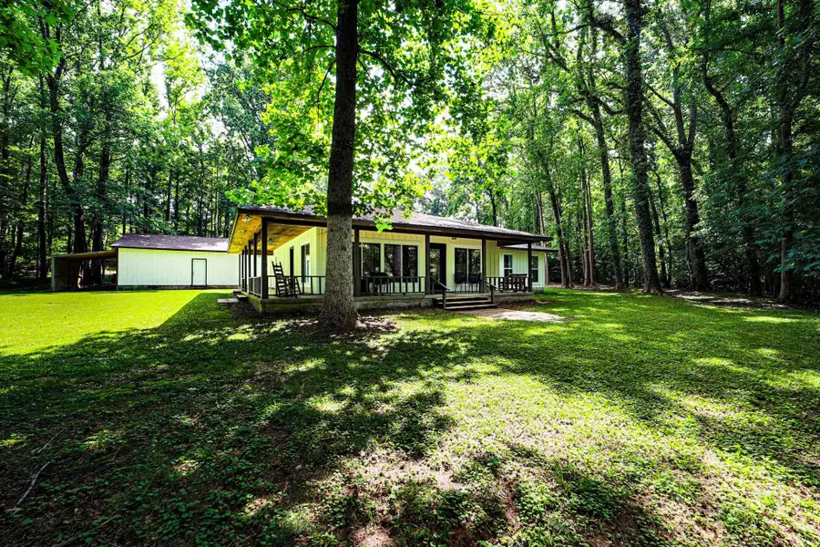 215 Lake Bend Shores Dr, Florence, AL 35633 - #2