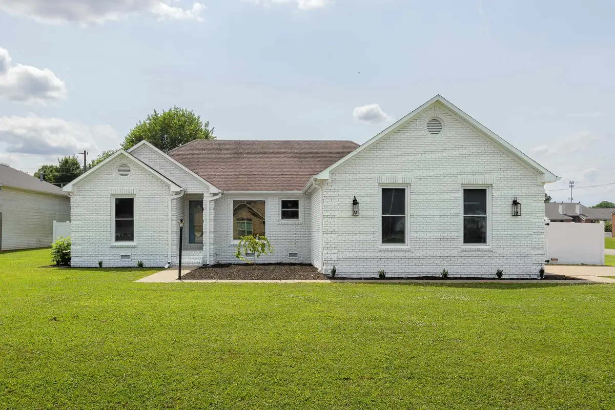 700 Edison Ave, Muscle Shoals, AL 35661 - #1