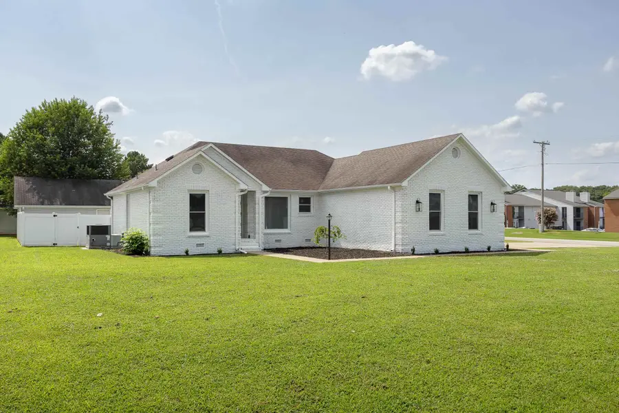 700 Edison Ave, Muscle Shoals, AL 35661 - #3