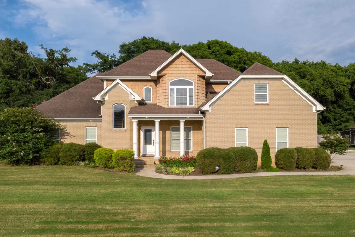 235 Melissa Dr, Muscle Shoals, AL 35661 - #1