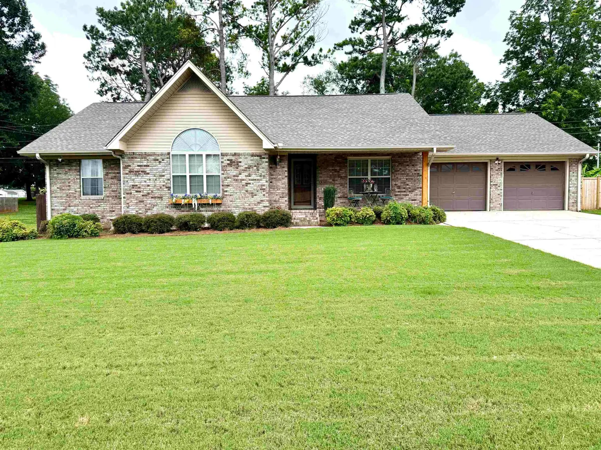 410 W Highland, Muscle Shoals, AL 35661 - #1