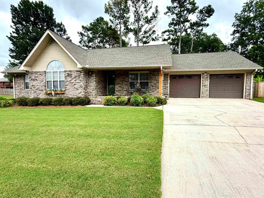 410 W Highland, Muscle Shoals, AL 35661 - #2