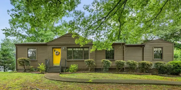 1062 Stewart Ave, Florence, AL 35630