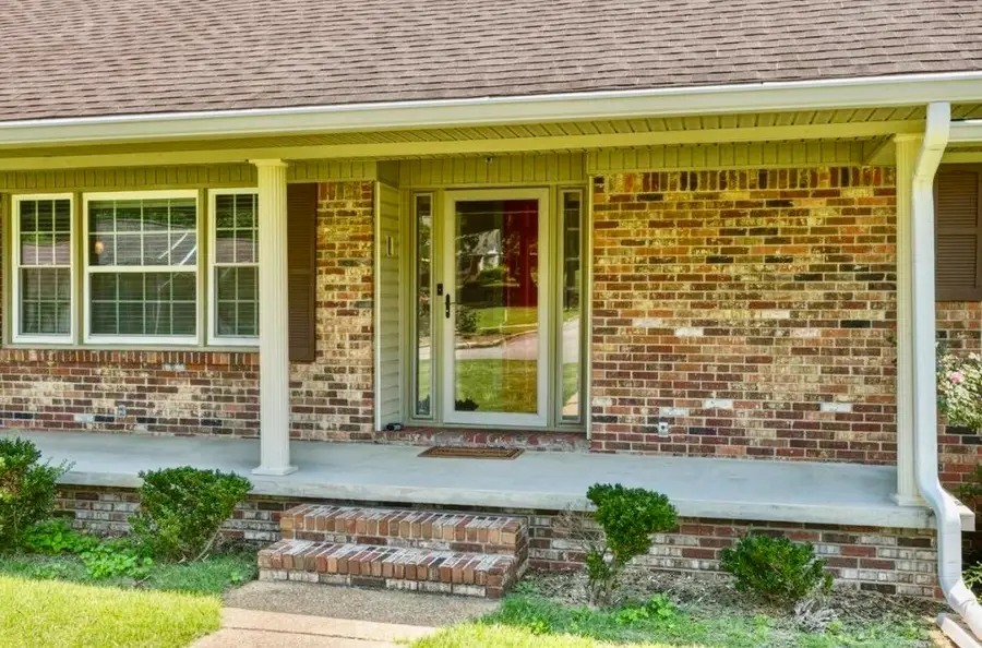 111 Chestnut Ln, Sheffield, AL 35660 - #2