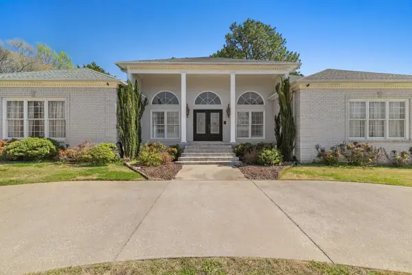 102 Creekpoint Rd, Florence, AL 35630