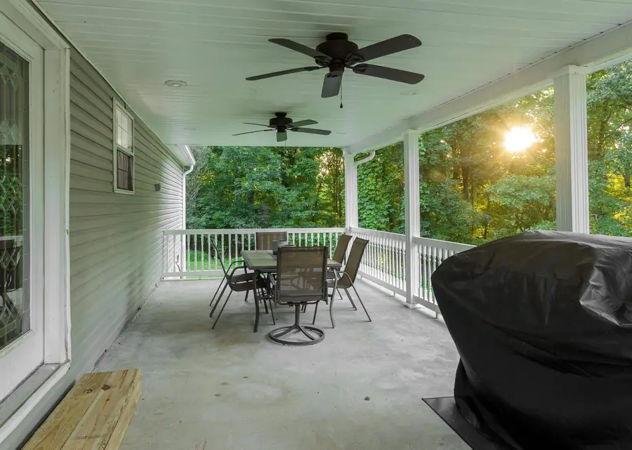 284 Rocky Rd, Florence, AL 35634 - #3